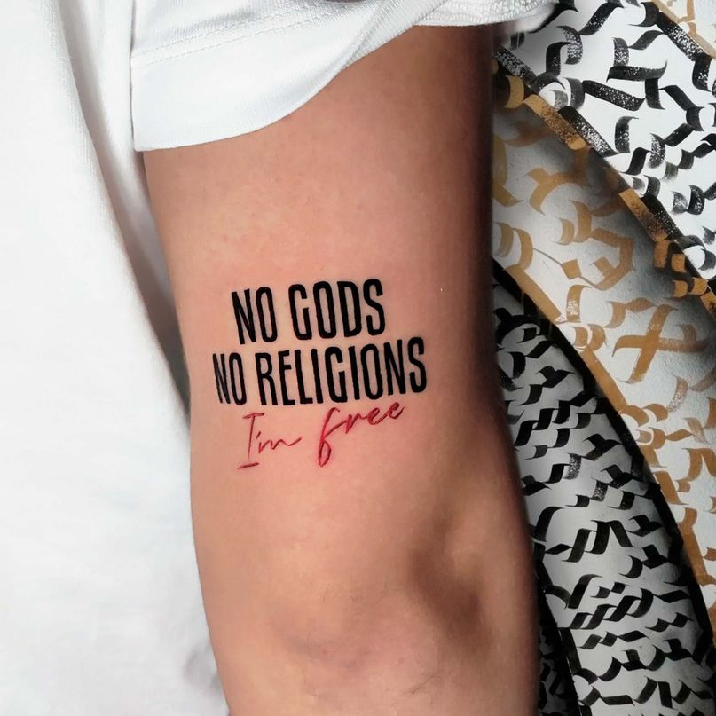 tattoo no religions no gods realizado por tajada tattoo 